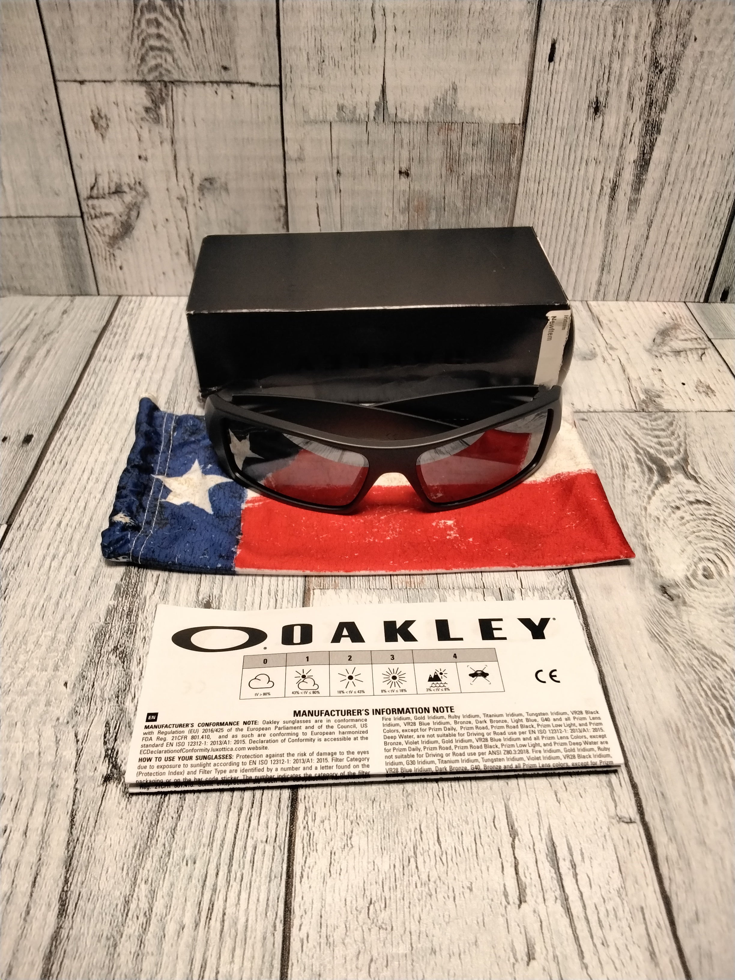 Oakley SI Men's Oo9014 Gascan Rectangular Sunglasses *EXCELLENT CONDITION* (7899805909230)